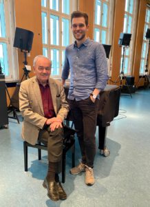 Der scheidende und der neue Leiter des Philharmonischen Chors Köln: Horst Meinardus und Nico Köhs · Foto: Christina von Richthofen